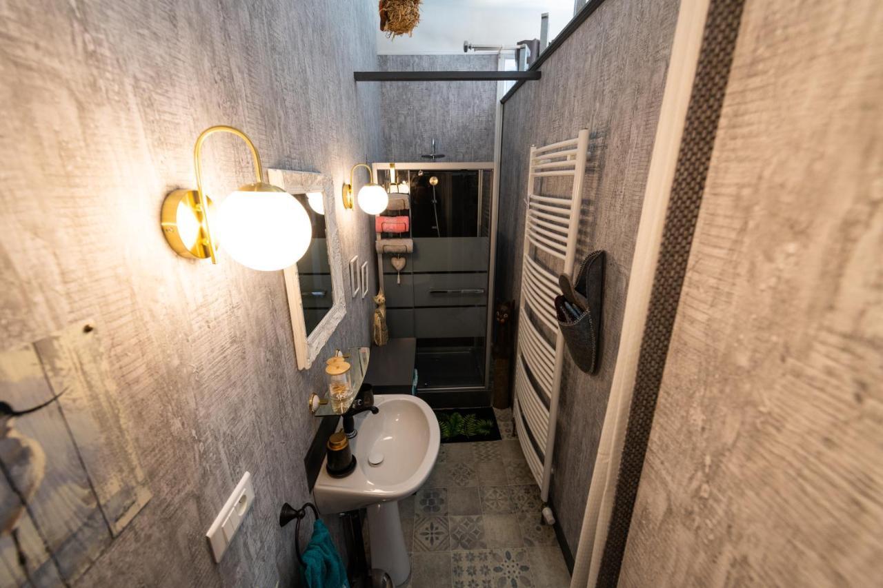 Studio Malou, Cuisine, Salle D'Eau, Terrasse Amenagee Olliergues 외부 사진