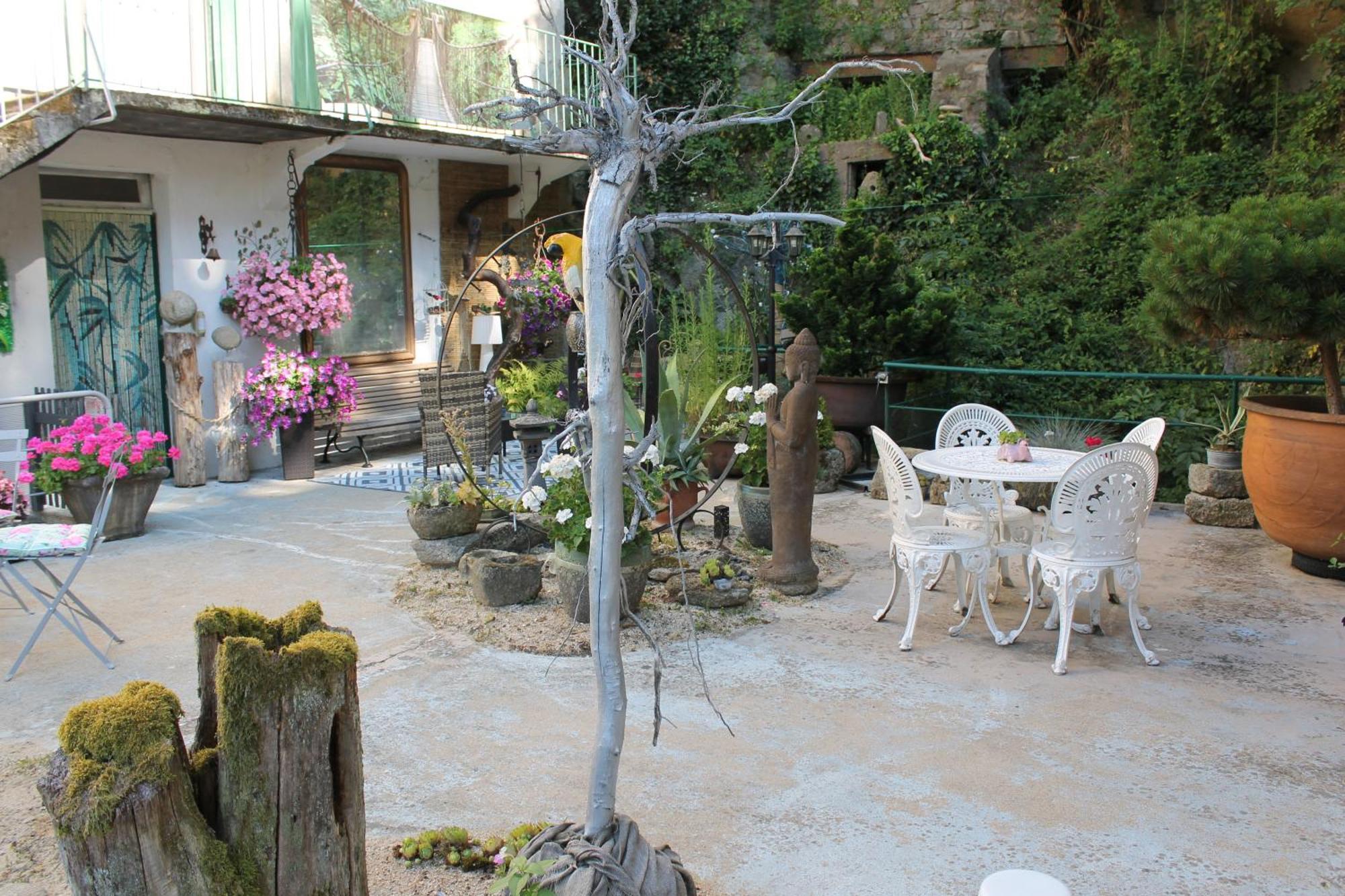 Studio Malou, Cuisine, Salle D'Eau, Terrasse Amenagee Olliergues 외부 사진